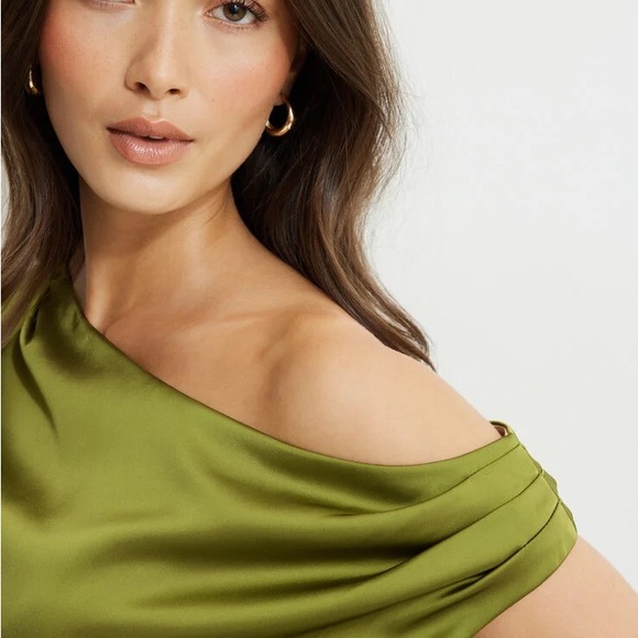 Dynamite Asymmetric Olive Blouse - Picture 3 of 3